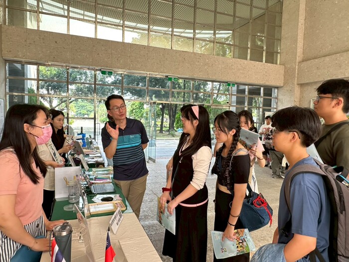 【活動報導】2025教育學院學分學程招生宣傳,歡迎大家踴躍修讀!圖片